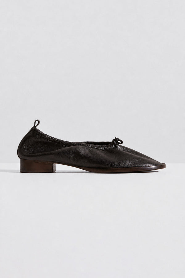 Puntera R Mid in Black