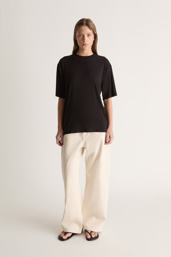 Relaxed Tee in Black
