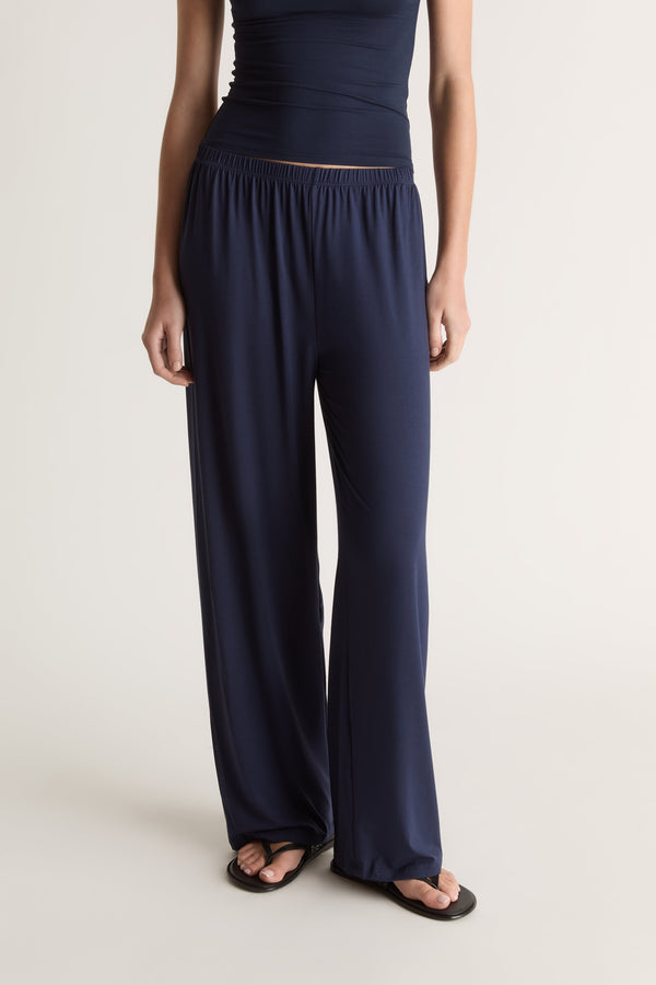 Recline Pant in Navy