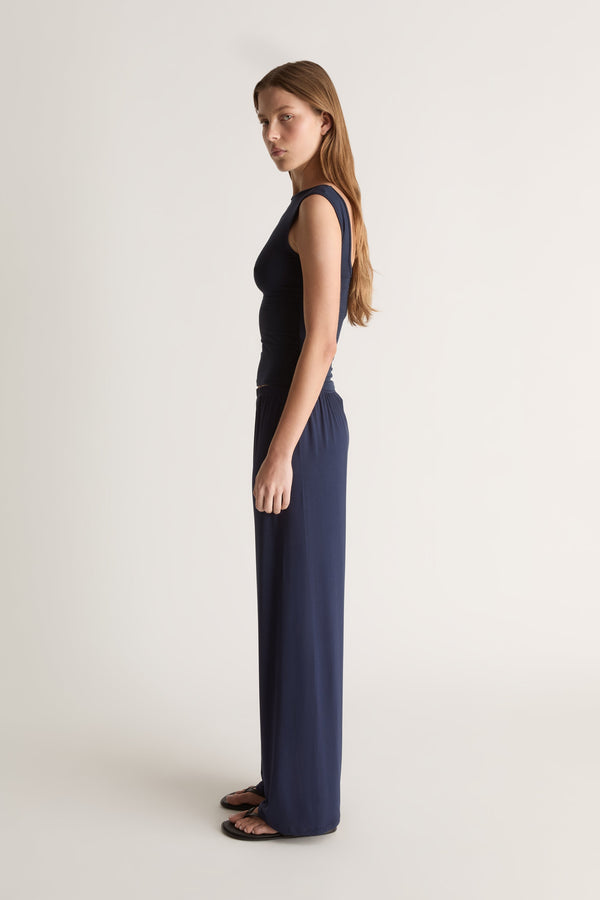 Recline Pant in Navy