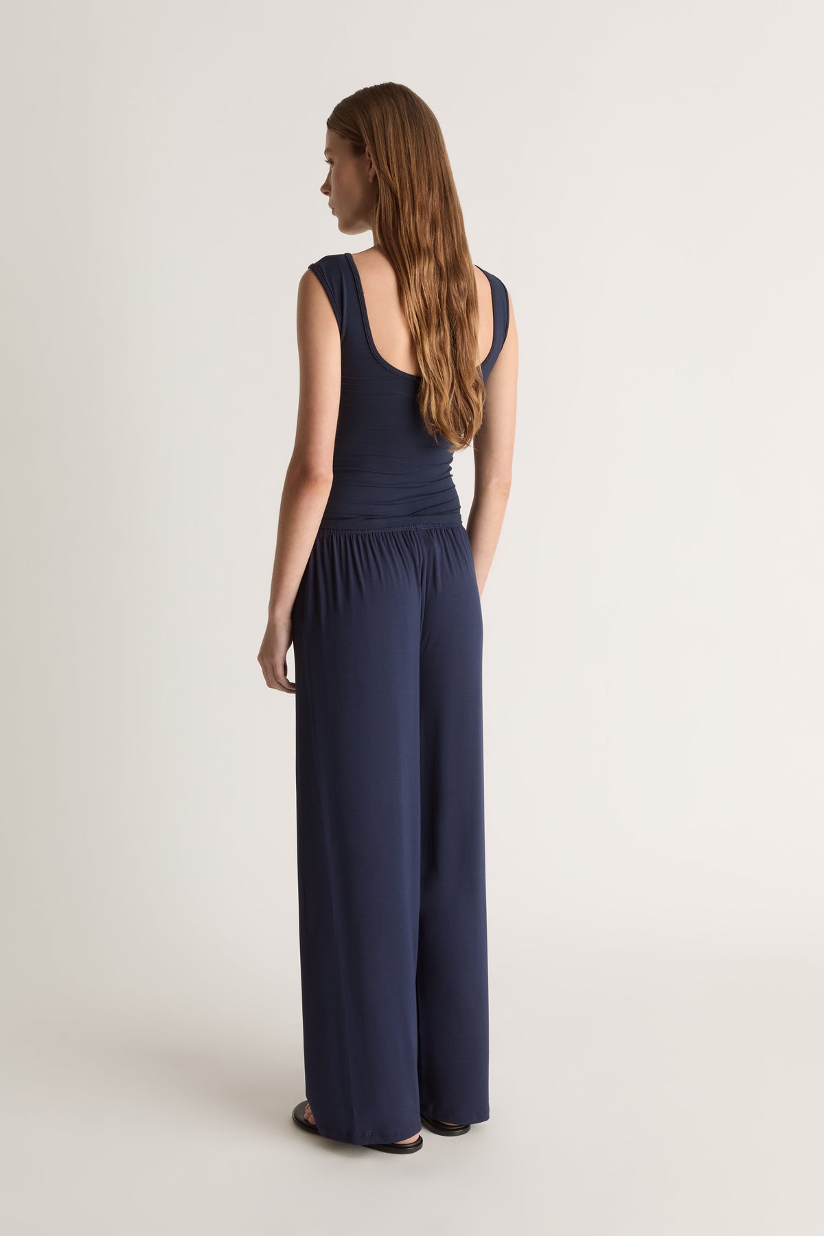Recline Pant in Navy